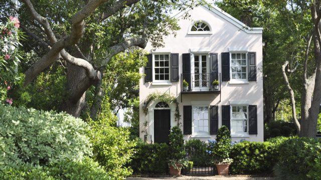 The Most Unwanted Yard Features: What Neighbors Really Dislike