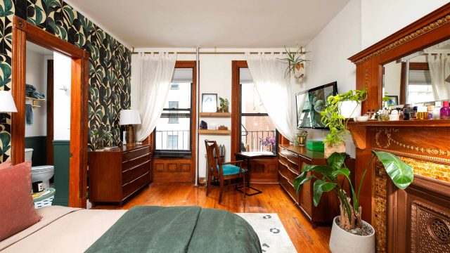 Reviving History: A Brooklyn Apartment's Timeless Transformation