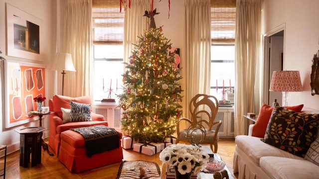 Discover the Trendy Holiday Décor at Cracker Barrel This Season