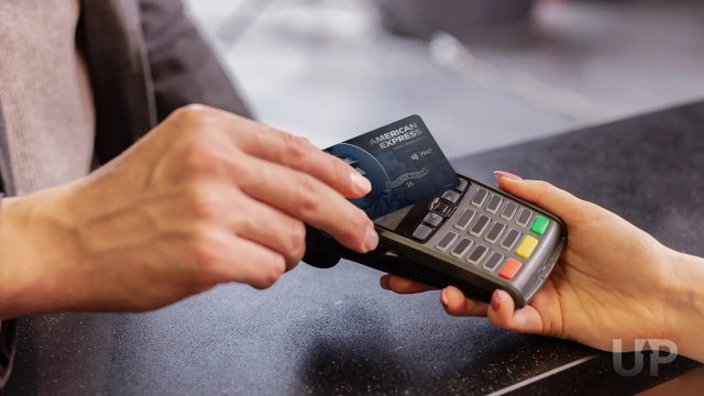 Chase Sapphire Preferred vs. Amex Blue Cash: The Ultimate Cash-Back Face-Off